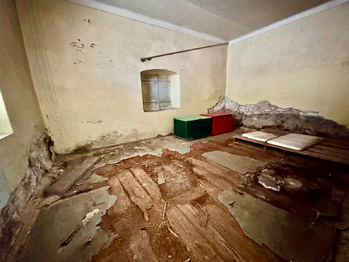 Vnitřní pokoj 1 - Prodej domu 73 m², Číčovice