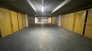 Pronájem garáže 3145 m², Praha 8 - Kobylisy