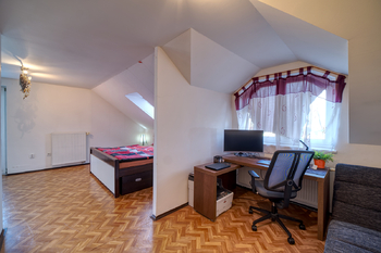 ložnice a pracovna 1 - Prodej domu 216 m², Cerhovice