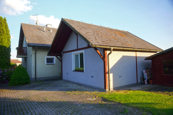 exteriér 2 - Prodej domu 216 m², Cerhovice