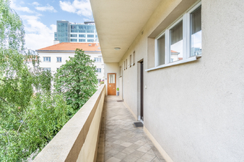Vchodová chodba - Prodej bytu 2+kk v osobním vlastnictví 47 m², Praha 4 - Krč