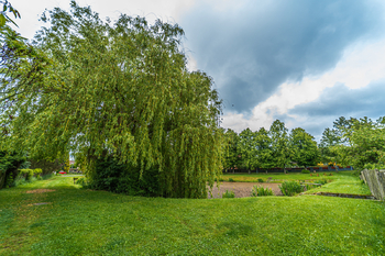 Prodej pozemku 1180 m², Běleč