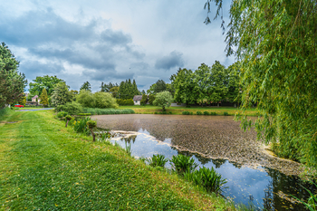 Prodej pozemku 1180 m², Běleč