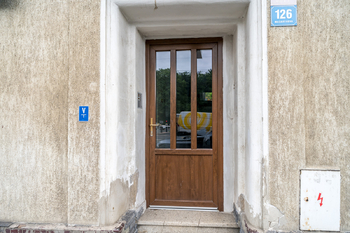 Vstup do budovy - Prodej obchodních prostor 77 m², Ústí nad Labem