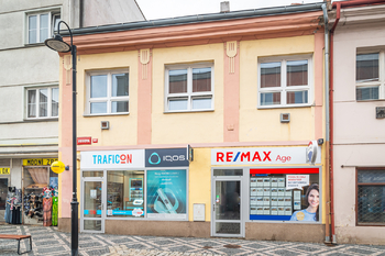 Pronájem obchodních prostor 70 m², Slaný