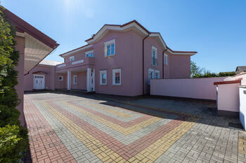 Prodej domu 742 m², Karlovy Vary