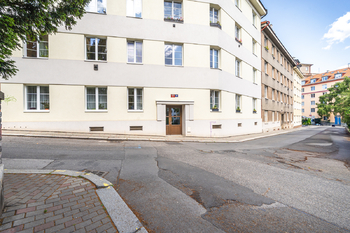 Prodej bytu 2+kk v osobním vlastnictví 46 m², Praha 4 - Nusle