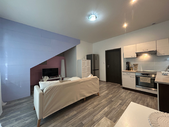 Pronájem bytu 2+kk v osobním vlastnictví 75 m², Milovice