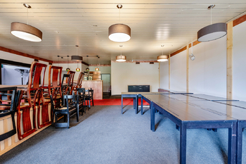 Prodej obchodních prostor 371 m², Tábor