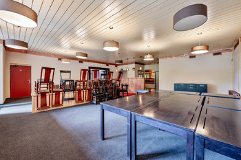 Prodej obchodních prostor 371 m², Tábor