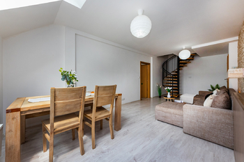 Mezonet 102m2 Dolní Jirčany  - Prodej bytu 4+kk v osobním vlastnictví 102 m², Psáry