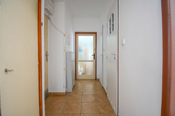 Chodba - Prodej bytu 3+1 v osobním vlastnictví 73 m², Hradec Králové