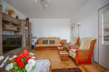 Pokoj 1 - Prodej bytu 3+1 v osobním vlastnictví 73 m², Hradec Králové