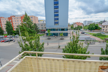 Balkón - Prodej bytu 3+1 v osobním vlastnictví 73 m², Hradec Králové