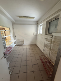 Pronájem obchodních prostor 350 m², Jihlava