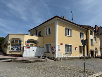 Pronájem obchodních prostor 350 m², Jihlava