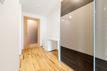 Prodej bytu 1+kk v osobním vlastnictví 75 m², Praha 3 - Žižkov