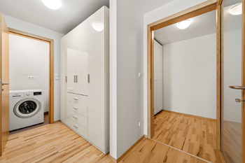 Prodej bytu 1+kk v osobním vlastnictví 75 m², Praha 3 - Žižkov