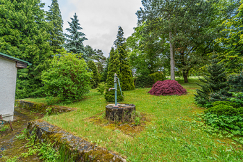 Prodej pozemku 3780 m², Běleč