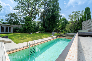 bazén - Prodej domu 197 m², Chrudim
