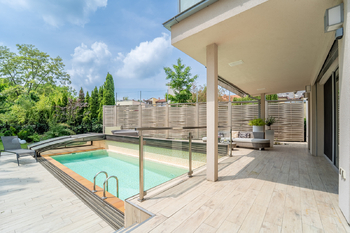 bazén - Prodej domu 197 m², Chrudim