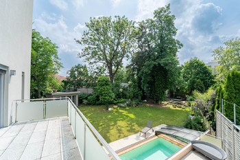 pohled z terasy u ložnice - Prodej domu 197 m², Chrudim