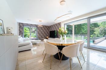 jídlení prostor - Prodej domu 197 m², Chrudim