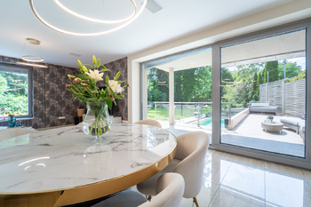 výhled od jídelního stolu - Prodej domu 197 m², Chrudim