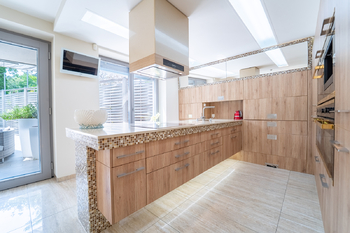 kuchyň - Prodej domu 197 m², Chrudim