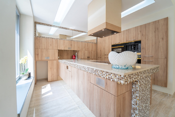 kuchyň - Prodej domu 197 m², Chrudim