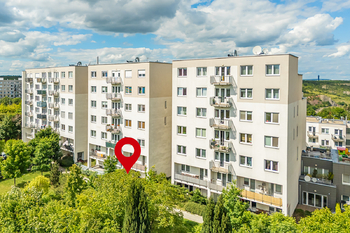 pohled na dům  - Prodej bytu 2+kk v osobním vlastnictví 68 m², Praha 5 - Hlubočepy