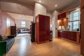 Prodej bytu 2+kk v osobním vlastnictví 93 m², Praha 7 - Bubeneč