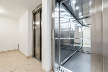 Prodej bytu 2+kk v osobním vlastnictví 80 m², Praha 3 - Žižkov