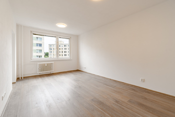 Pronájem bytu 1+kk v družstevním vlastnictví 30 m², Praha 4 - Háje
