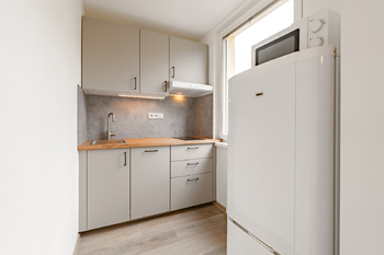 Pronájem bytu 1+kk v družstevním vlastnictví 30 m², Praha 4 - Háje