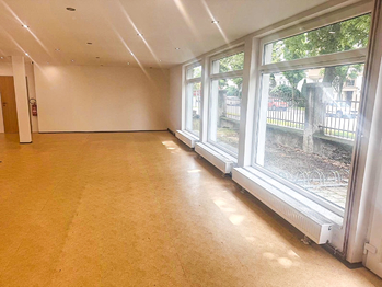 Pronájem obchodních prostor 390 m², Kroměříž