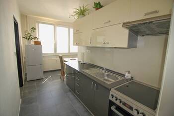 kuchyně - Pronájem bytu 2+1 v osobním vlastnictví 41 m², České Budějovice 