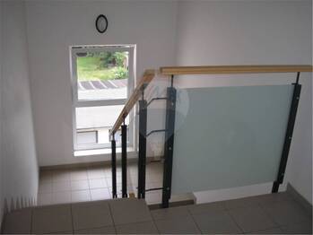 schodiště - Pronájem bytu 2+kk v osobním vlastnictví 46 m², Plzeň