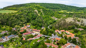 Prodej pozemku 2004 m², Beroun