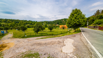 Prodej pozemku 2004 m², Beroun