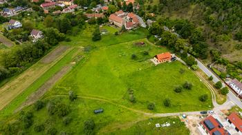 Prodej pozemku 2004 m², Beroun