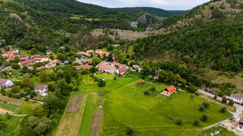 Prodej pozemku 2004 m², Beroun