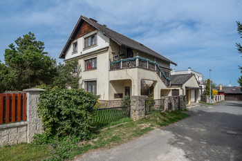 Pohled na dům - Prodej domu 144 m², Unhošť