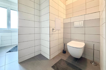 toaleta - Prodej bytu 3+1 v osobním vlastnictví 82 m², Praha 4 - Záběhlice