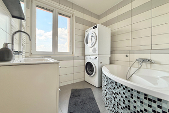 koupelna - Prodej bytu 3+1 v osobním vlastnictví 82 m², Praha 4 - Záběhlice