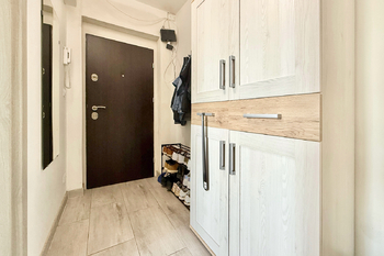 předsíň - Prodej bytu 3+1 v osobním vlastnictví 82 m², Praha 4 - Záběhlice