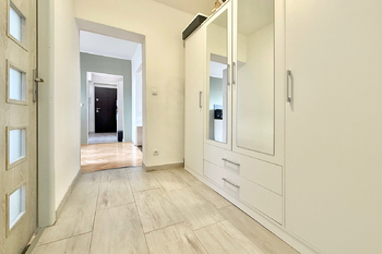 hala - Prodej bytu 3+1 v osobním vlastnictví 82 m², Praha 4 - Záběhlice