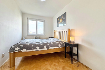 ložnice - Prodej bytu 3+1 v osobním vlastnictví 82 m², Praha 4 - Záběhlice
