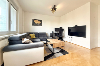 obývací pokoj - Prodej bytu 3+1 v osobním vlastnictví 82 m², Praha 4 - Záběhlice