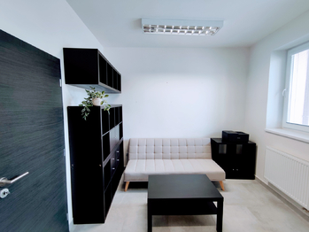 Prodej kancelářských prostor 18 m², Bělá pod Bezdězem